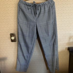 Excellent condition slacks, nice thick fabric, herringbone pattern